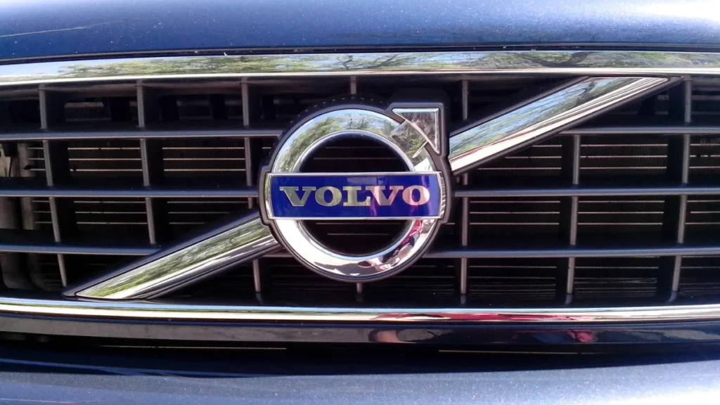 Polestar, Volvo's, electric vehicles, EV market, partnership, innovation, challenges, electric car landscape, Volvo