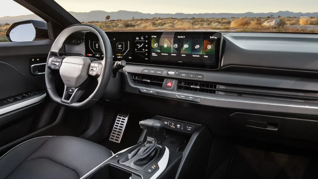 2025 Kia K4 Sedan dashboard design and front display